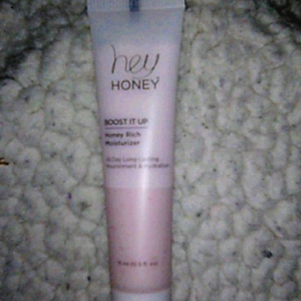 Hey honey booat it up moisturizer